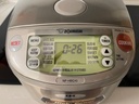Nồi cơm điện Zojirushi NP-HBQ10-XA, bảo hành 1 năm