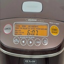 Nồi cơm áp suất điện tử cao tần Zojirushi NP-BSQ18V-TA, lòng nồi dung tích 1,8 lít mạ Platinum, sản xuất tại Nhật Bản. Bảo hành 1 năm